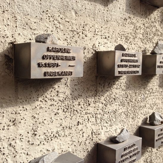 C9A547EE-E6DF-4EB8-A001-571F64CF7232