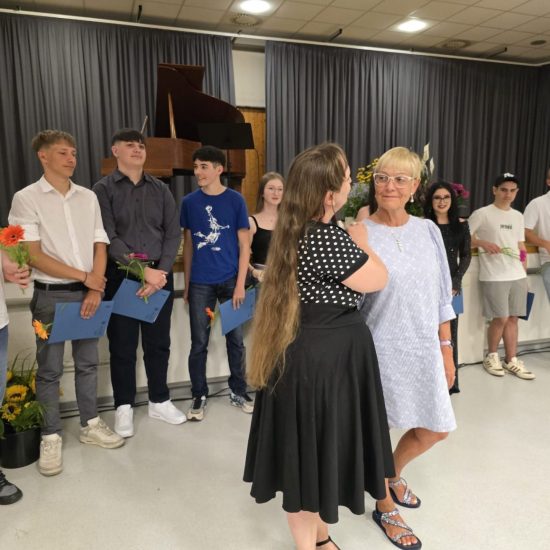 043c689e-6ae2-40dd-8d57-9b7fd5e9de03