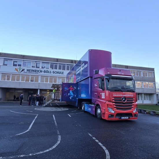 WhatsApp Image 2025-11-17 at 17.30.33 WhatsApp Image 2025-11-17 at 17.30.33